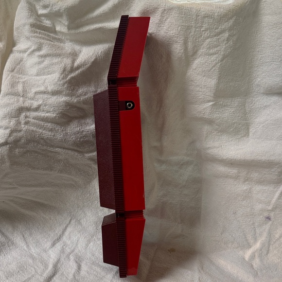 Red Merlin Handheld Console - Picture 7 of 13